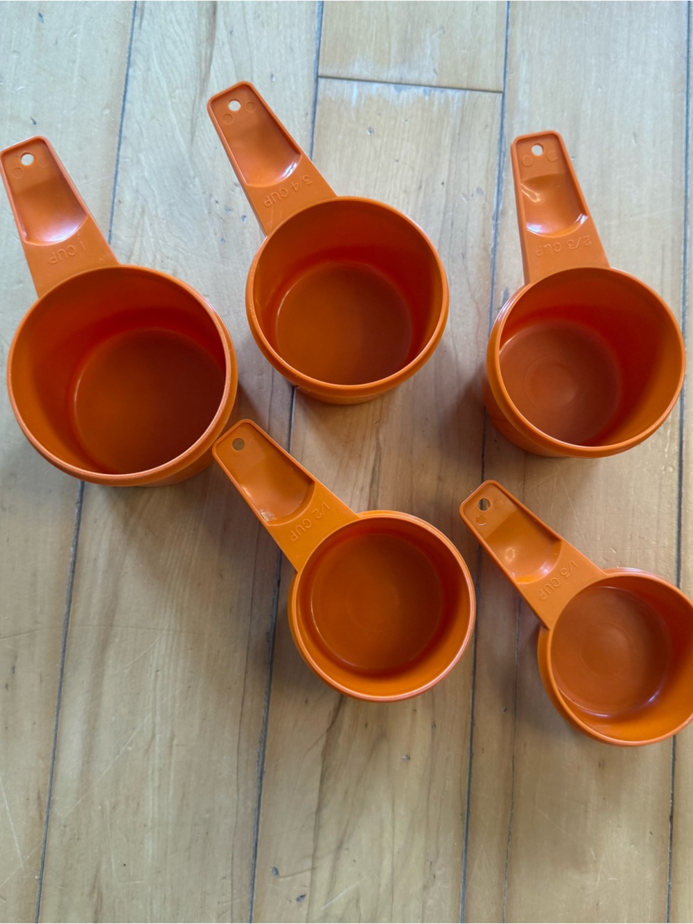 Tupperware Stackable Orange Measuring Cups Set - Picture 2 of 3